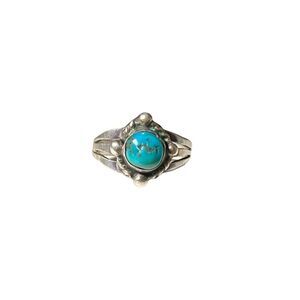 Dainty Sterling Silver Turquoise Southwestern Vintage Childs Ring size 4